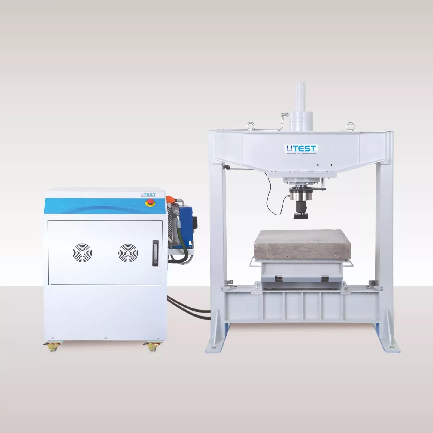 40 kN (90 klbf) All Purp. Servo-Biegeprüfmaschine für Spritzbeton und FRC.110–120 V, 60 Hz, 1 Ph.