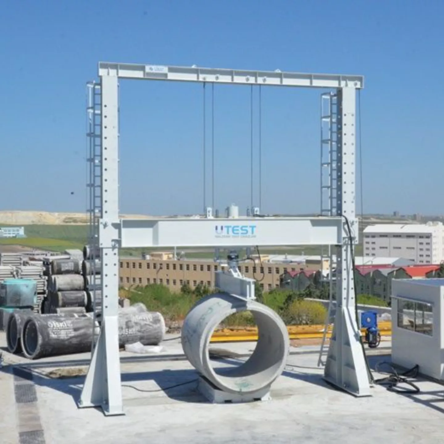 Betonrohrprüfmaschine, 800 kN. 220-240V, 50-60Hz, 1ph.